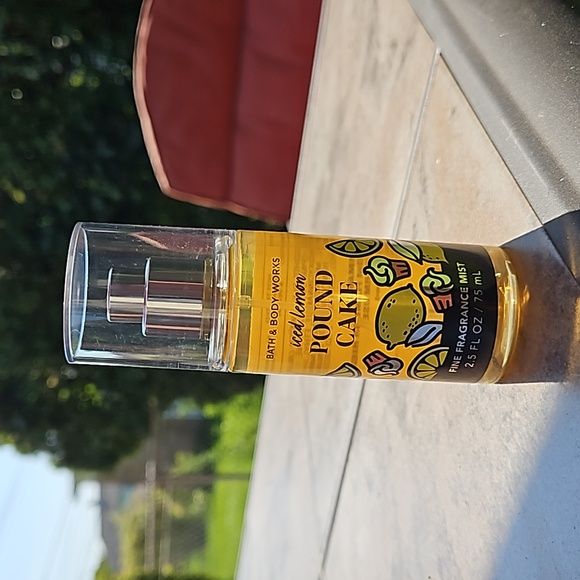 NEW Iced Lemon Pound Cake fine fragrance mist bath and body works travel size - Picture 1 of 3